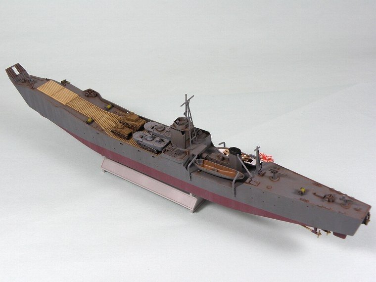Pit-Road WB05 IJN No.101 class landing ship 1/350 – image 3