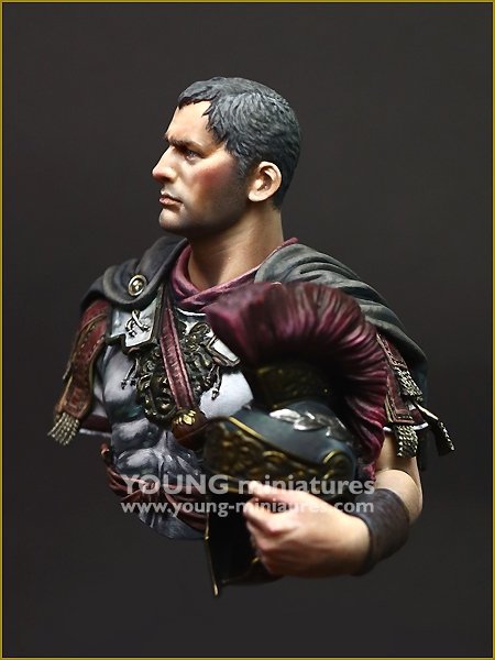 Young Miniatures YH1868 Roman Officer 1/10 – image 3