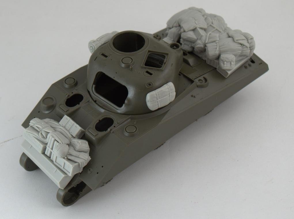 Panzer Art RE35-483 Stowage set for M4 “Firefly” 1/35 – image 2