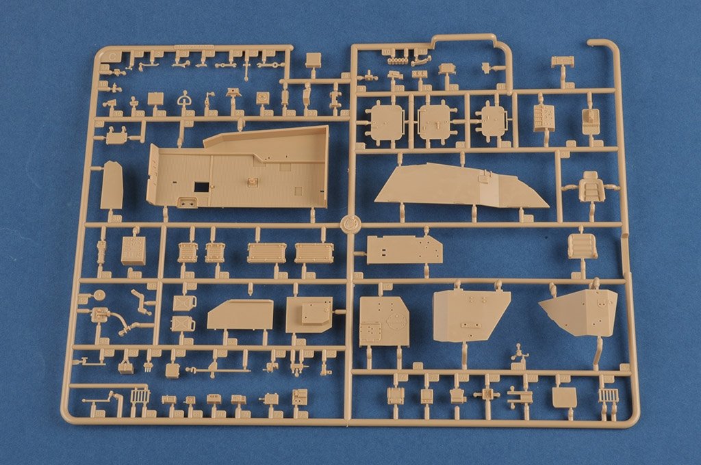 Hobby Boss 84565 Modern German BPz3 &amp;quot;Buffalo&amp;quot; armored rescue vehicle 1/35 – obrázek 8