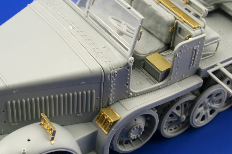 Eduard 36104 Sd. Kfz.7/2 (early) Flak 37 37mm 1/35 Trumpeter – image 8