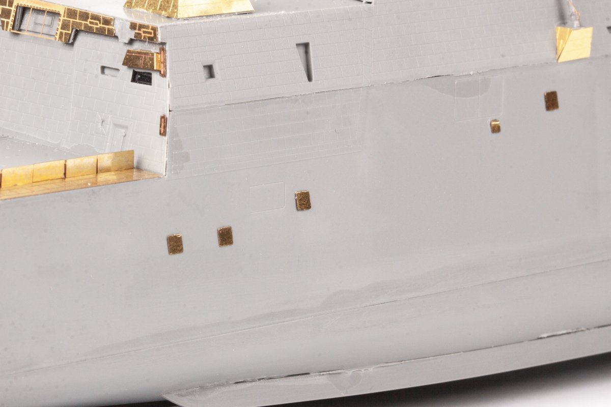 Eduard 53288 USS DDG-1000 Zumwalt SNOWMAN MODELS, TAKOM 1/350 – image 13