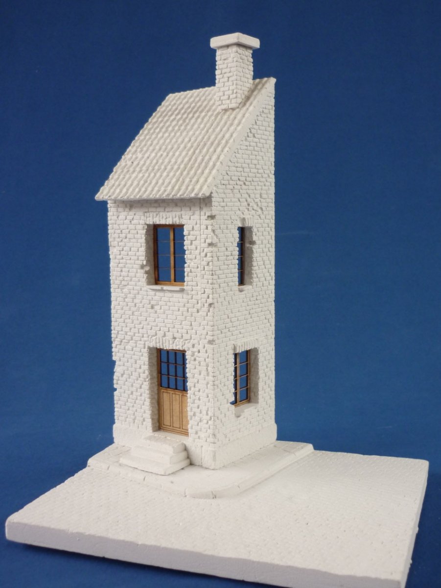 RT-Diorama 35254 Diorama-Base: European Corner Building 1/35 – image 2