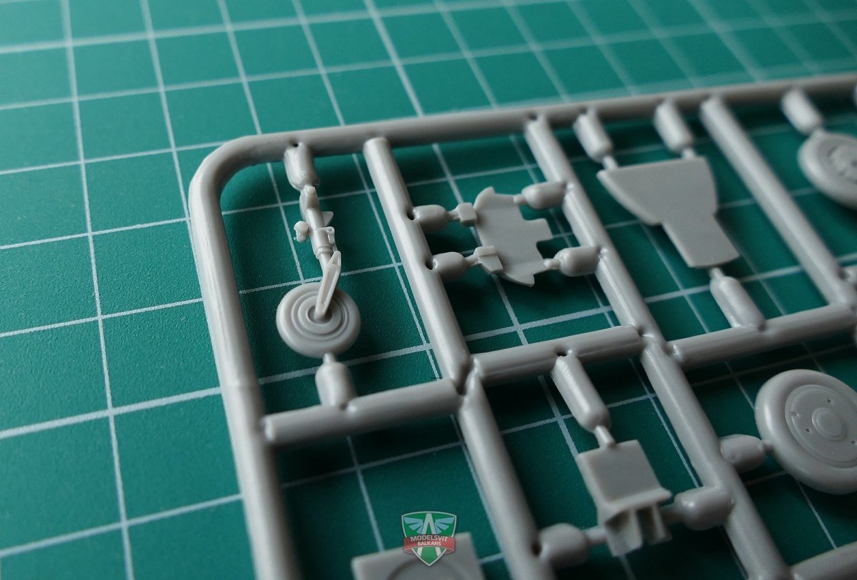 Modelsvit 72009 S-22I (Su-7IG) géométrie d&amp;#39;aile variable 1/72 – image 3