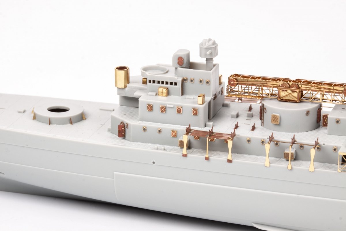 Eduard 53265 HMS York TRUMPETER 1/350 – image 7