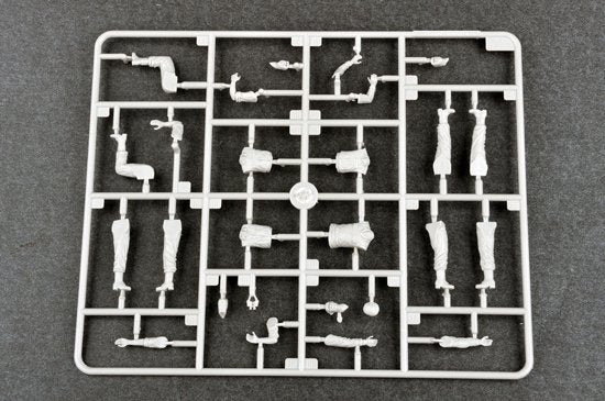 Trumpeter 00439 Iraqi Tank Crew 1/35 – image 4