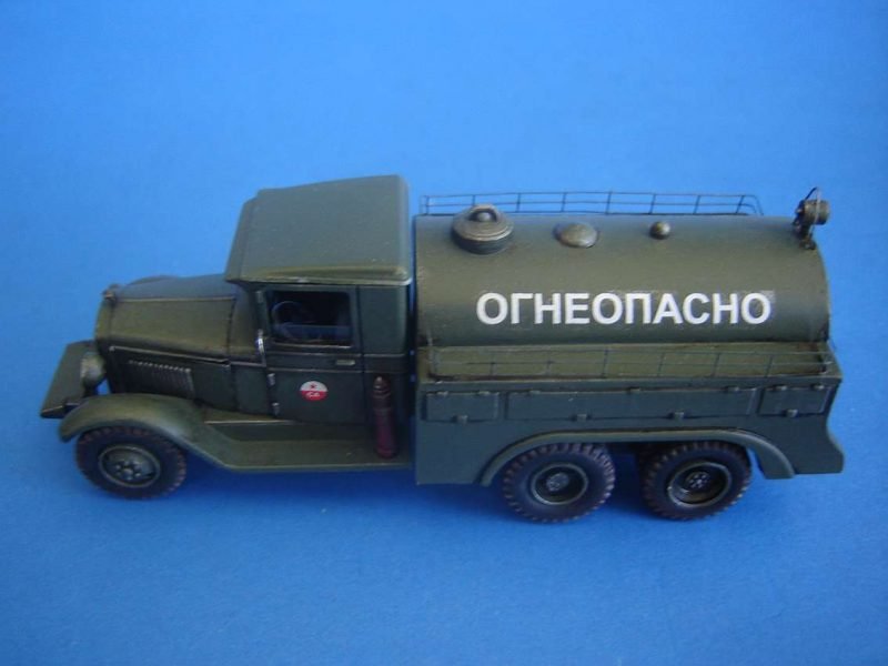 PST 72021 Fuel Truck BZ-35 1/72 – image 4