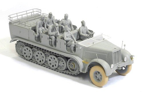 Dragon 6545 Sd.Kfz.7 8t Half-Track Early Production w/Crew 1/35 – image 3