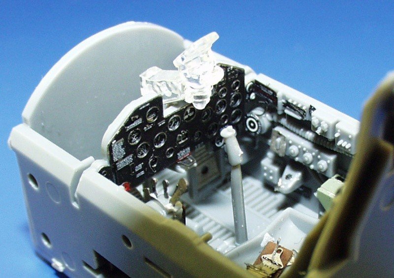 Eduard FE226 P-47D-20 1/48 Tamiya – imagen 3
