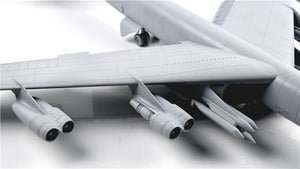 Modelcollect UA72200 B-52H US Stratofortress Strategic Bomber 1/72 – obrázek 15