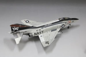 Fine Molds 72743 US Navy Jet Fighter F-4J “USS Midway 1978” 1/72 – obrázek 3