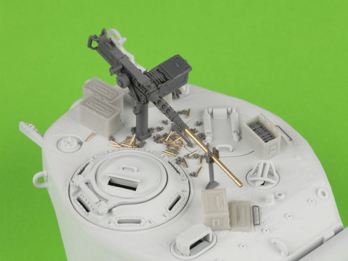 Master GM-35-063 Browning M2HB .50 cal (12,7mm) - karabin maszynowy z mocowaniem czołgowym - okres II w.św. (wczesna kołyska M23 z wczesnym zasobnikiem na amunicję) 1/35 – zdjęcie 14
