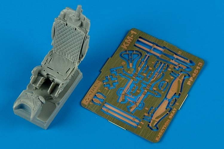 Aires 4513 MiG-21,MiG-23 seat KM-1 1/48