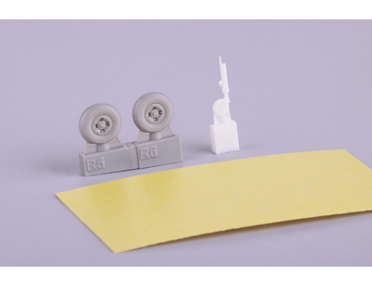 Eduard 672146 Spitfire Mk. VIII wheels - 4 spoke w/ smooth tire EDUARD 1/72 – image 5