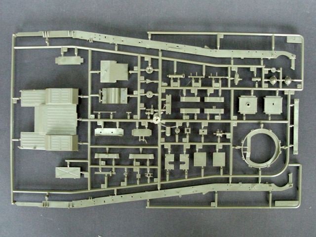 Trumpeter 00205 HQ-2 Missile With Loading Cabin 1/35 – image 2