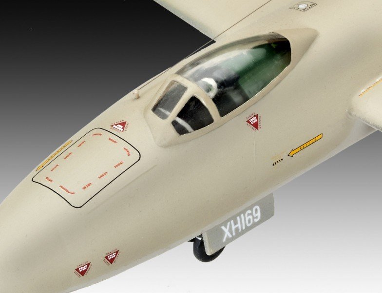 Revell 04281 Canberra PR.9 1/72 – image 3