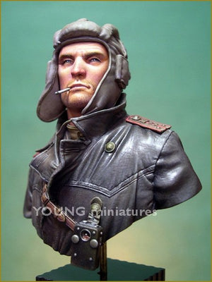 Young Miniatures YM1823 SOVIET TANK COMMANDER 1944 1/10 – zdjęcie 4