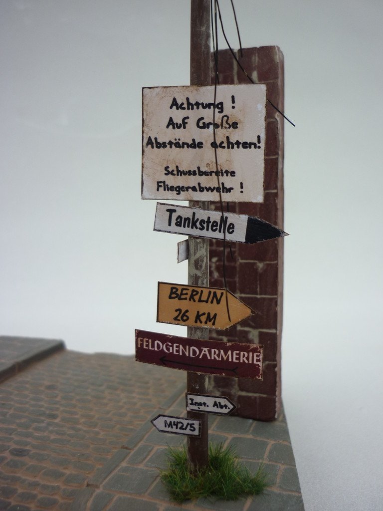 RT-Diorama 35197 Diorama-Base: &amp;quot;Street Corner&amp;quot; 1/35 – immagine 9