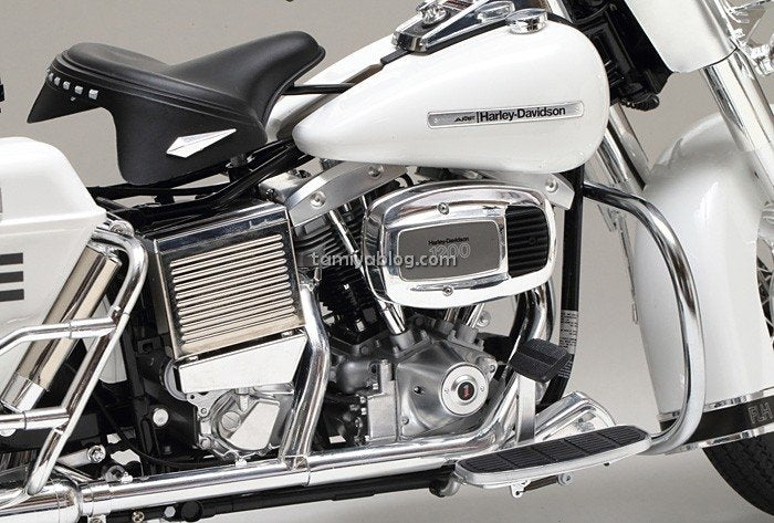Tamiya 16038 Harley Davidson FLH1200 - Police Bike 1/6 – image 3