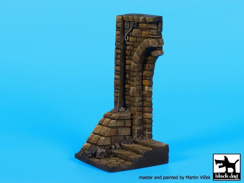 Black Dog D35072 Ruined entrance with stairs base 1/35 – image 3