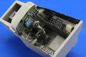 Intérieur du F-18E Eduard FE344 REVELL 1/48 – image 4