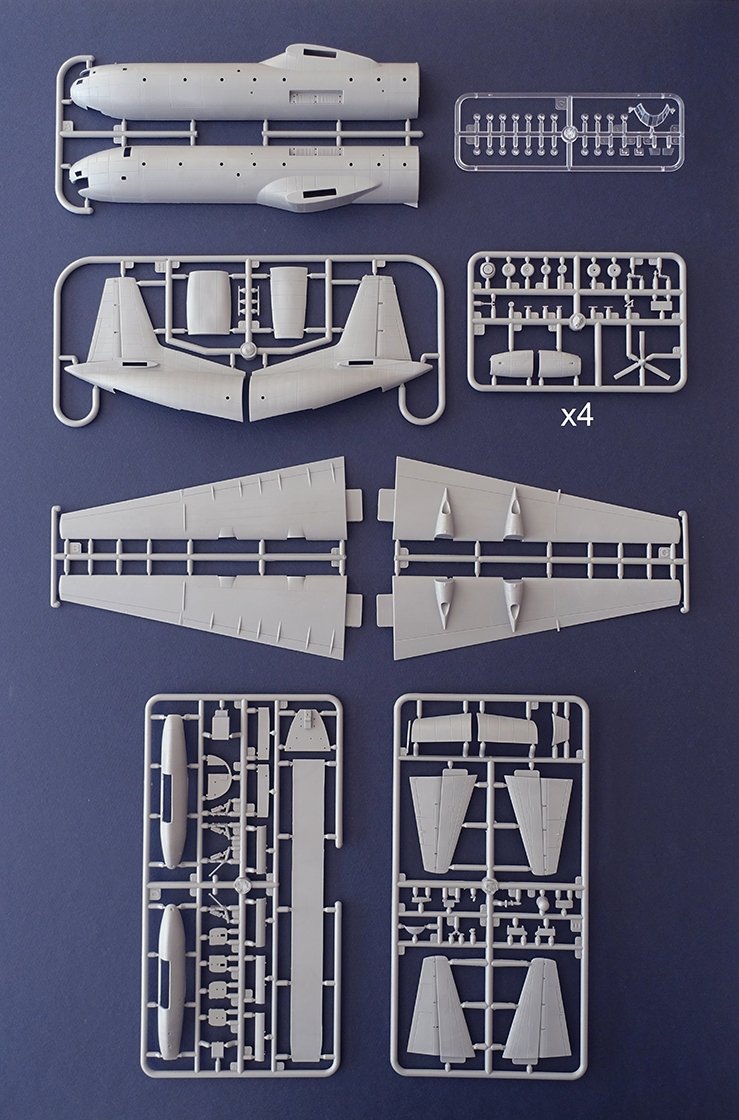 Roden 336 Douglas C-133A w/PGM-17 Thor IRBM 1/144 – obrázek 4
