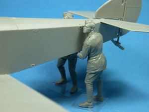 Copper State Models F32-023 RFC Air Mechanics lifting the tail 1/32 – image 3
