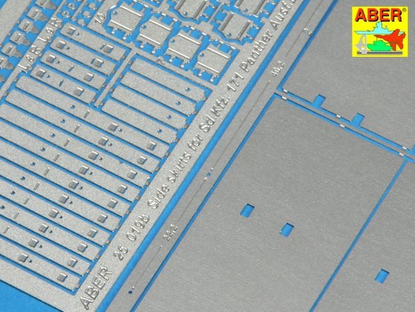 Aber 25019 Side skirts for Panther A/D 1/25 – Bild 3