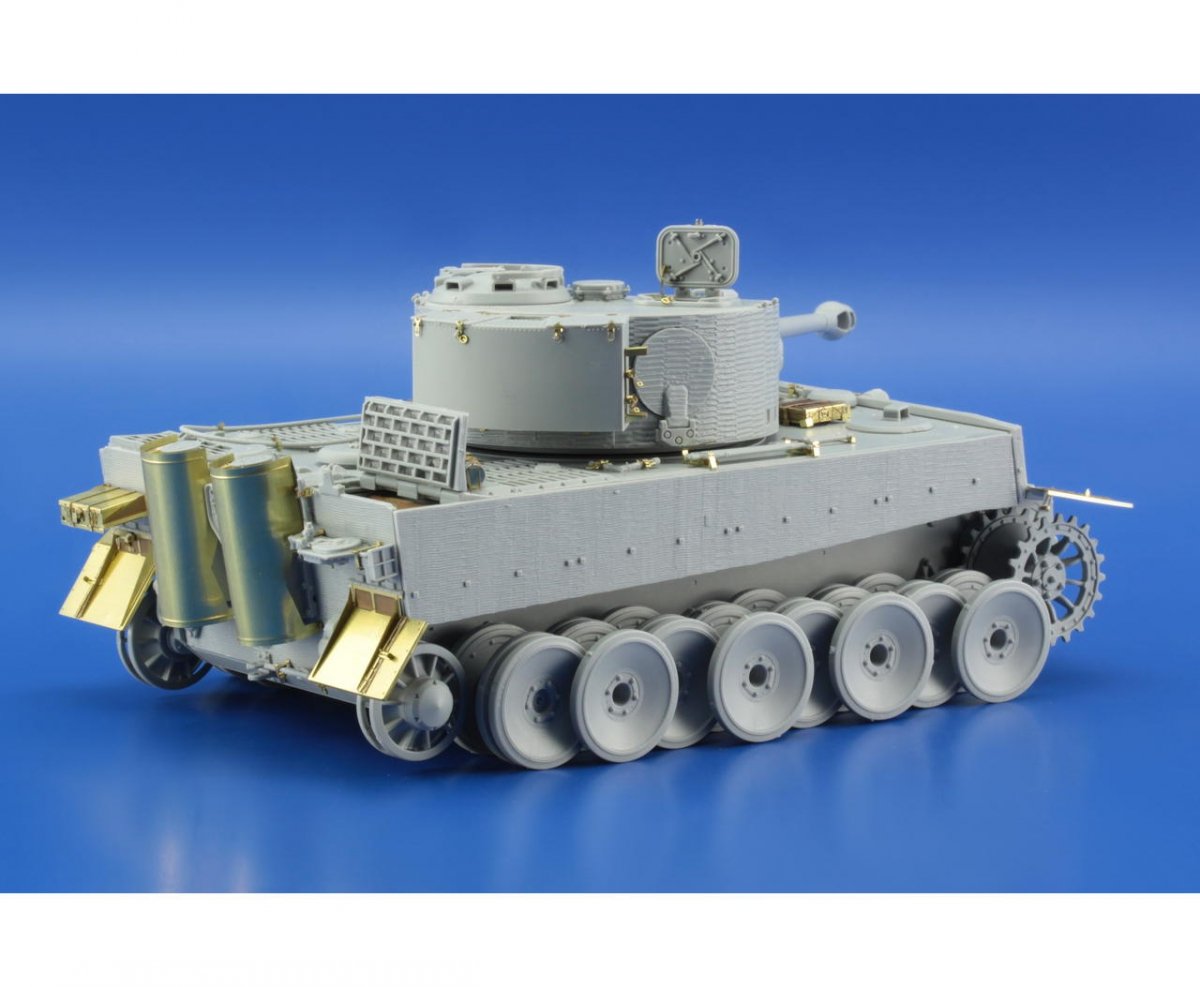 Eduard 36276 Tiger I Mid production fenders Dragon – image 3