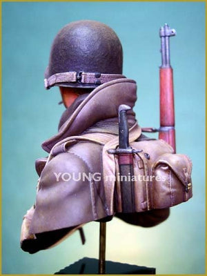 Young Miniatures YM1812 US SOLDIER ARDENNES 1944 1/10 – Bild 3