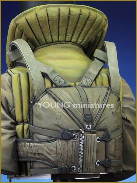 Young Miniatures YM1833 Luftwaffe Bomber Crewman, 1940 1/10 – image 9