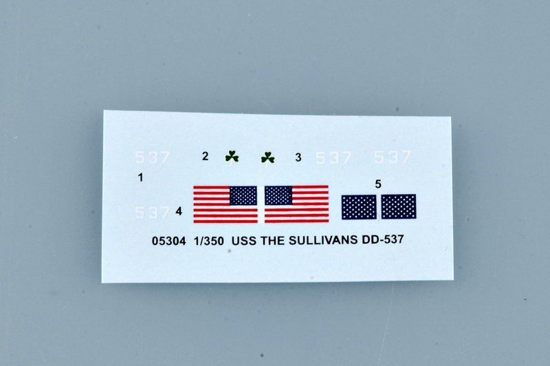 Trumpeter 05304 USS THE SULLIVANS DD-537 1/350 – image 3