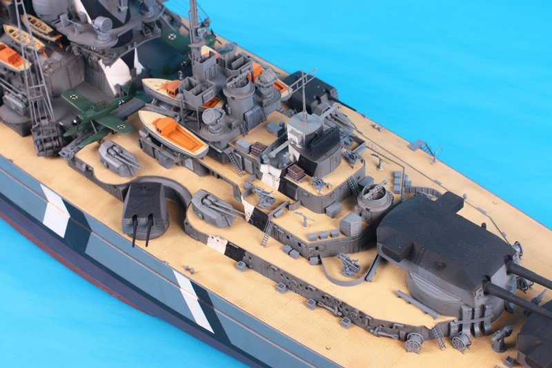 Trumpeter 03702 German Bismarck Battleship 1/200 – obrázek 4