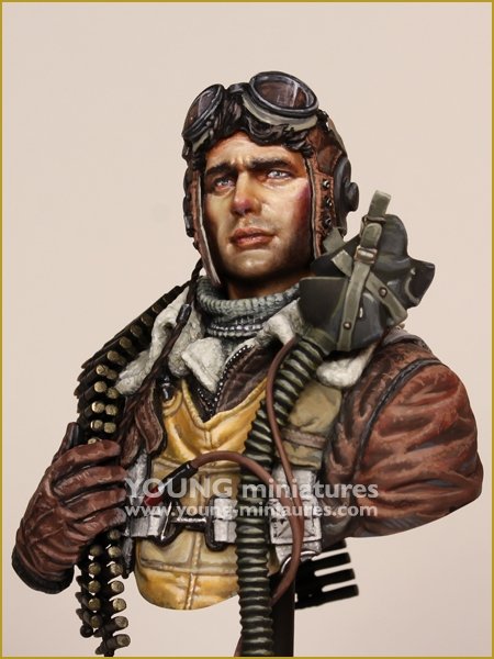 Young Miniatures YM1894 B-24 GUNNER USAAF WWII 1/10 – image 9
