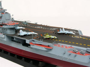 Trumpeter 05606 USSR Admiral Kuznetsov aircraft carrier 1/350 – image 10