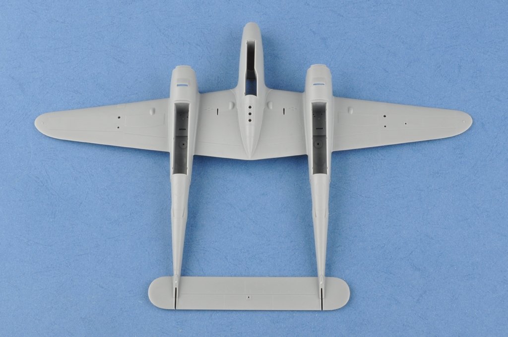 Hobby Boss 85805 P-38L-5-L0 Lightning 1/48 – image 6