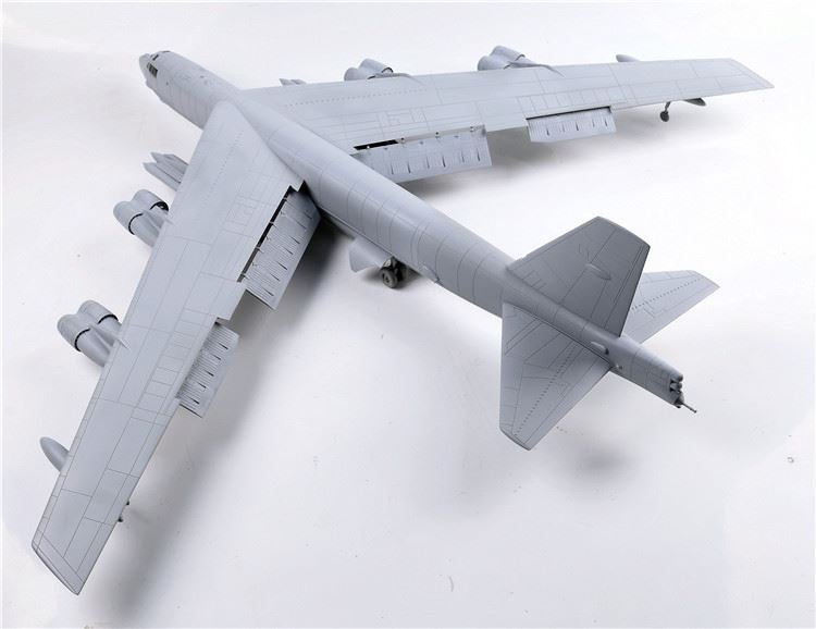 Modelcollect UA72200 B-52H US Stratofortress Strategic Bomber 1/72 – obrázek 7