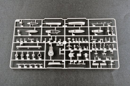 Trumpeter 03710 HMS Hood Battle Cruiser 1/200 – image 6