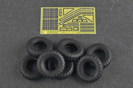 Trumpeter 09574 Soviet BTR-152K1 APC 1/35 – image 11