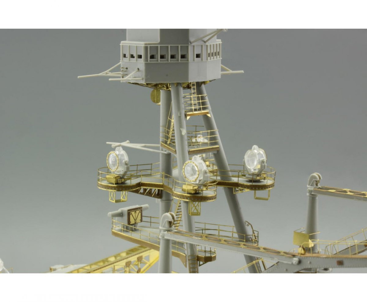 Eduard 53112 USS Arizona part 6 - superstructure TRUMPETER 1/200 – obrázek 8
