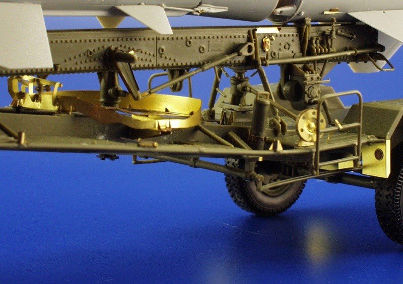 Eduard 35663 SA-2 missile with trailer 1/35 Trumpeter – image 9