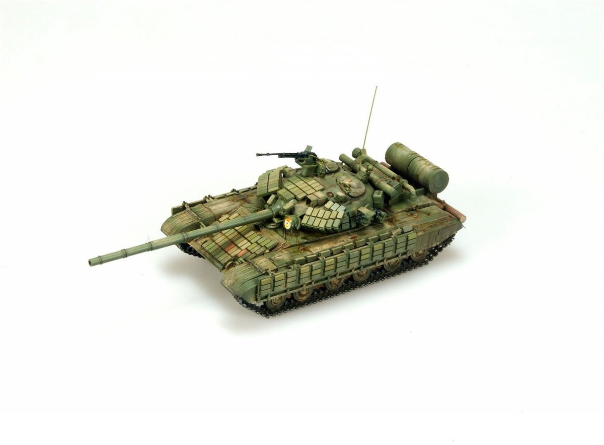Modelcollect UA72059 T-64AV Main Battle Tank 1/72 – image 4
