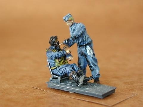 CMK F48021 Ger.Fighter Pilots Sitting+Mechanic WW II (2 figures) 1/48