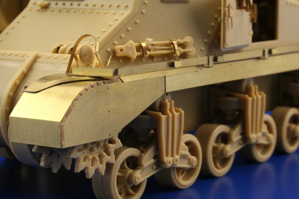 Eduard 36032 M-3 Grant Fenders 1/35 Academy – immagine 2
