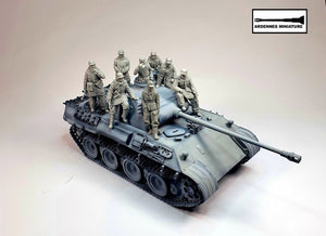 Ardennes Miniature 35022 GERMAN SOLDIER 1944 1/35 – image 4