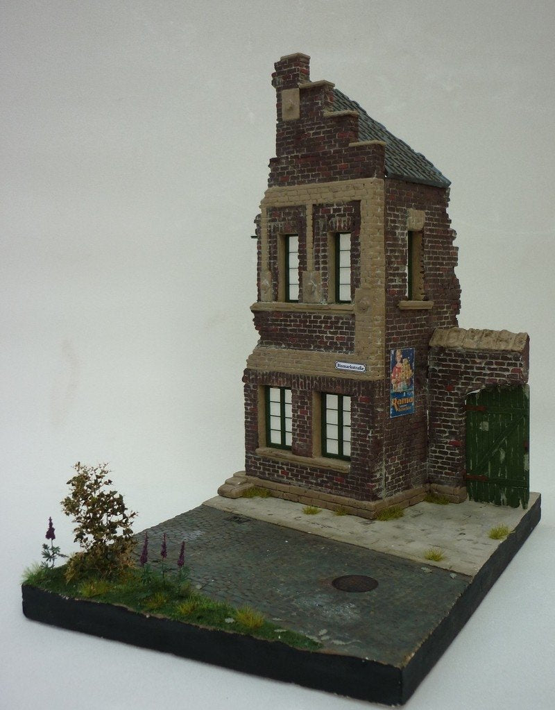 RT-Diorama 35202 Diorama-Base:Brick House Ruin 1/35 – imagen 3