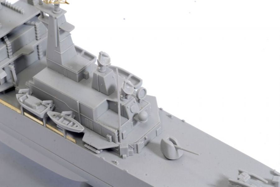 Dragon 7090 USS Virginia (CGN-38) 1/700 – image 7
