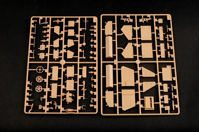 Trumpeter 01584 Sd.Kfz.8 Gepanzerte 12t 1/35 – image 5