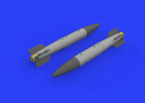 Eduard 672215 B43-1 Nuclear Weapon w/ SC43-4/ -7 tail assembly 1/72