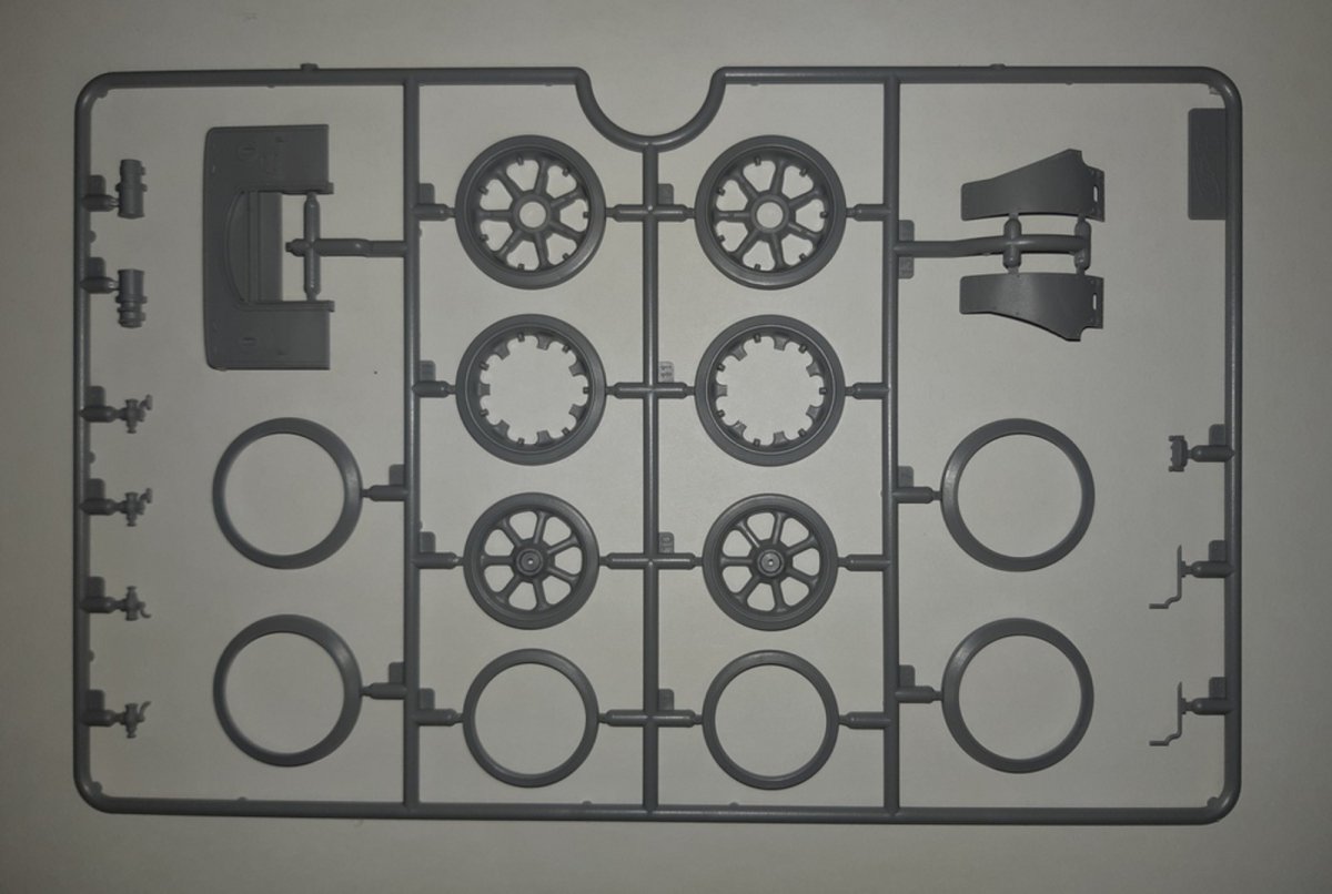ICM 35377 Panzerspahwagen P 204 (f) with CDM turret, WWII German Armored Vehicle 1/35 – image 10